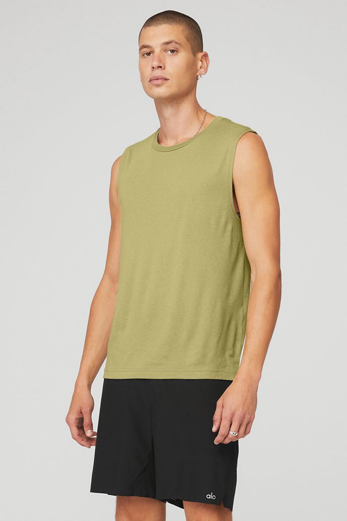 Alo Yoga The Triumph Muscle Men's Tank Tops Green | MUTWJFN-50